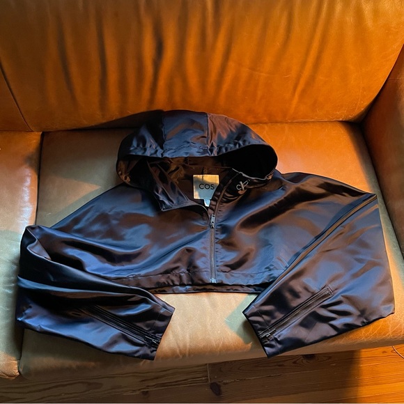 COS cropped hooded nylon crop jacket navy sleeve zip sporty luxe designer - Picture 5 of 15